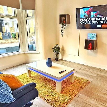 הוילה לונדון Stratford City - Luxe House With Garden מראה חיצוני תמונה