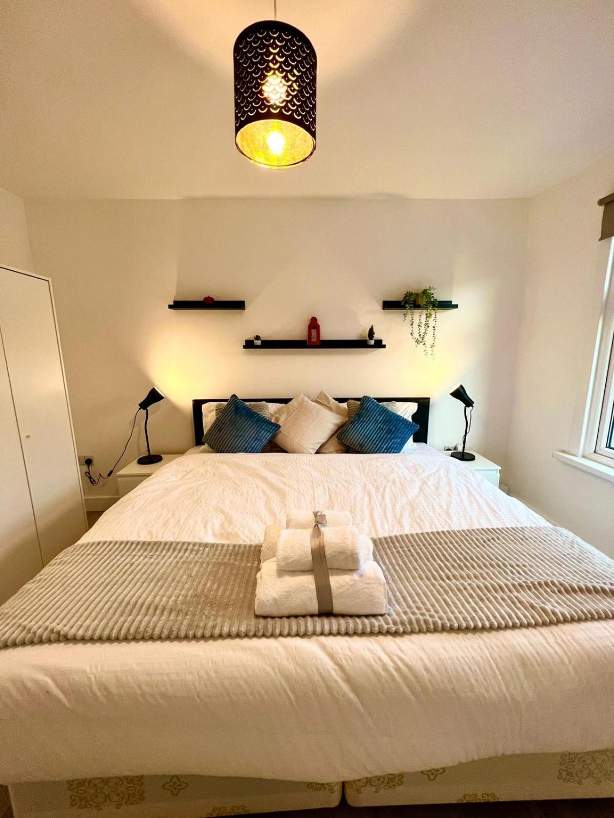 הוילה לונדון Stratford City - Luxe House With Garden מראה חיצוני תמונה
